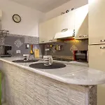 La Casetta Bianca شقة